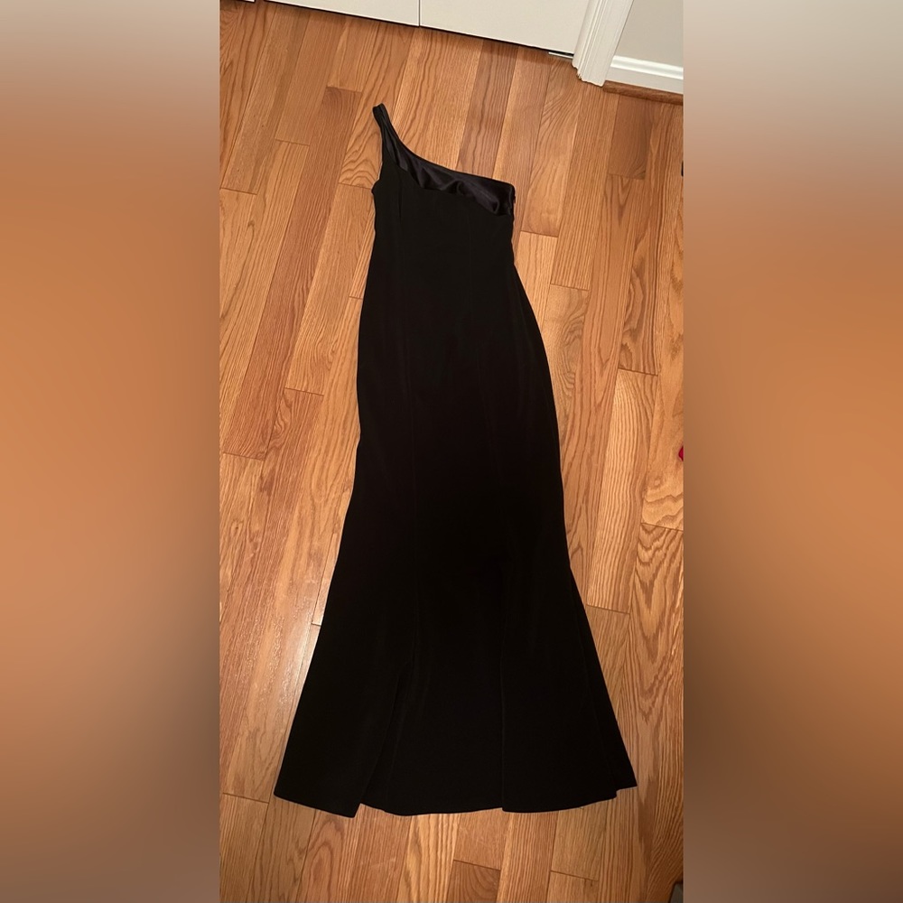 Black Evening Gown By JS Collections! Size 4